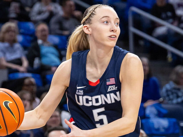 CHICAGO, ILLINOIS - JANUARY 29: Paige Bueckers #5 of the UConn Huskies drives to the basket during the game against the DePaul Blue Demons at Wintrust Arena on January 29, 2025 in Chicago, Illinois.