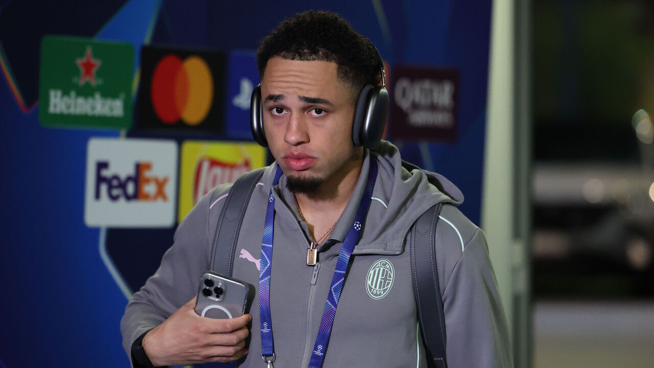 ZAGREB, CROATIA - JANUARY 29: Noah Okafor of AC Milan arrives before the UEFA Champions League 2024/25 League Phase MD8 match between GNK Dinamo and AC Milan at Stadion Maksimir on January 29, 2025 in Zagreb, Croatia.