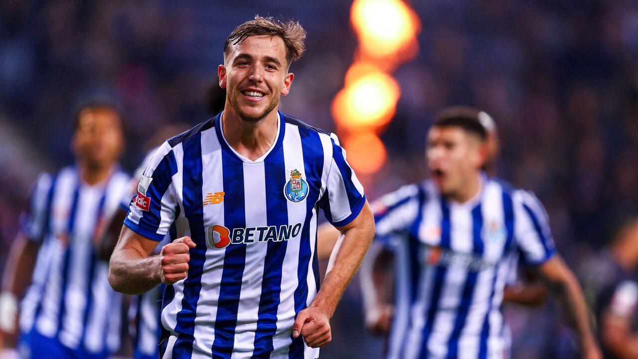 PORTO, PORTUGAL - DECEMBER 16: Nico Gonzalez of FC Porto celebrates after scoring his team's first goal during the Liga Portugal Betclic match between FC Porto and CF Estrela da Amadora at Estadio do Dragao on December 16, 2024 in Porto, Portugal.