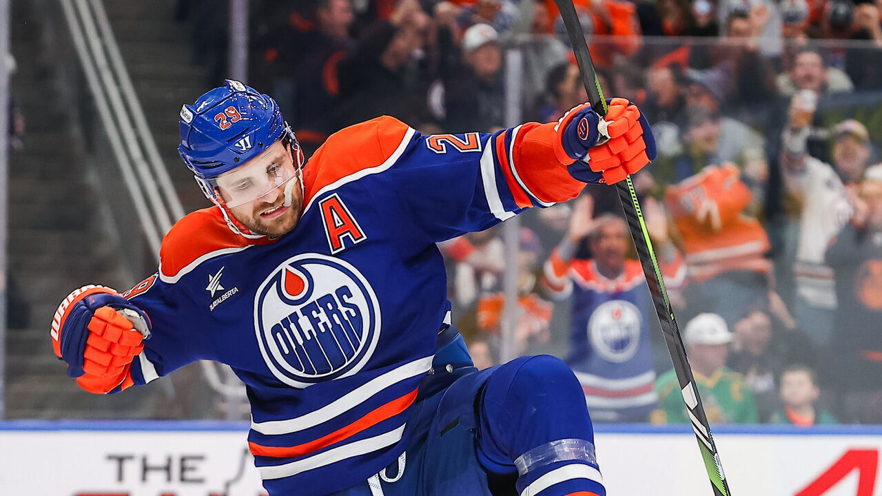 EDMONTON, AB - JANUARY 03 Edmonton Oilers Center Leon Draisaitl (29) celebrates his game winning goal in the third period of the Edmonton Oilers game versus the Anaheim Ducks on January 03, 2025 at Rogers Place in Edmonton, AB.