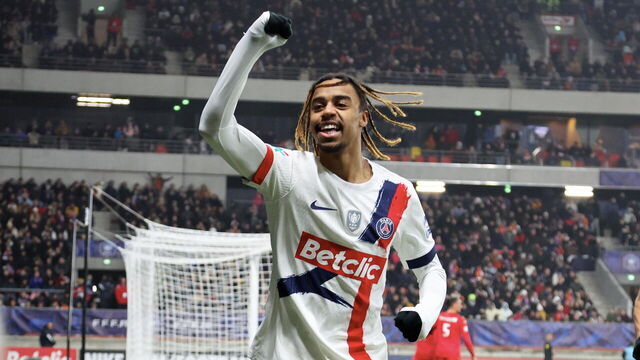 LE MANS, FRANCE - FEBRUARY 04: Bradley Barcola #19 of Paris Saint-Germain celebrates his first goal during the French Cup - round of 16 match between Le Mans and Paris Saint-Germain at Stade Marie-Marvingt on February 04, 2025 in Le Mans, France.