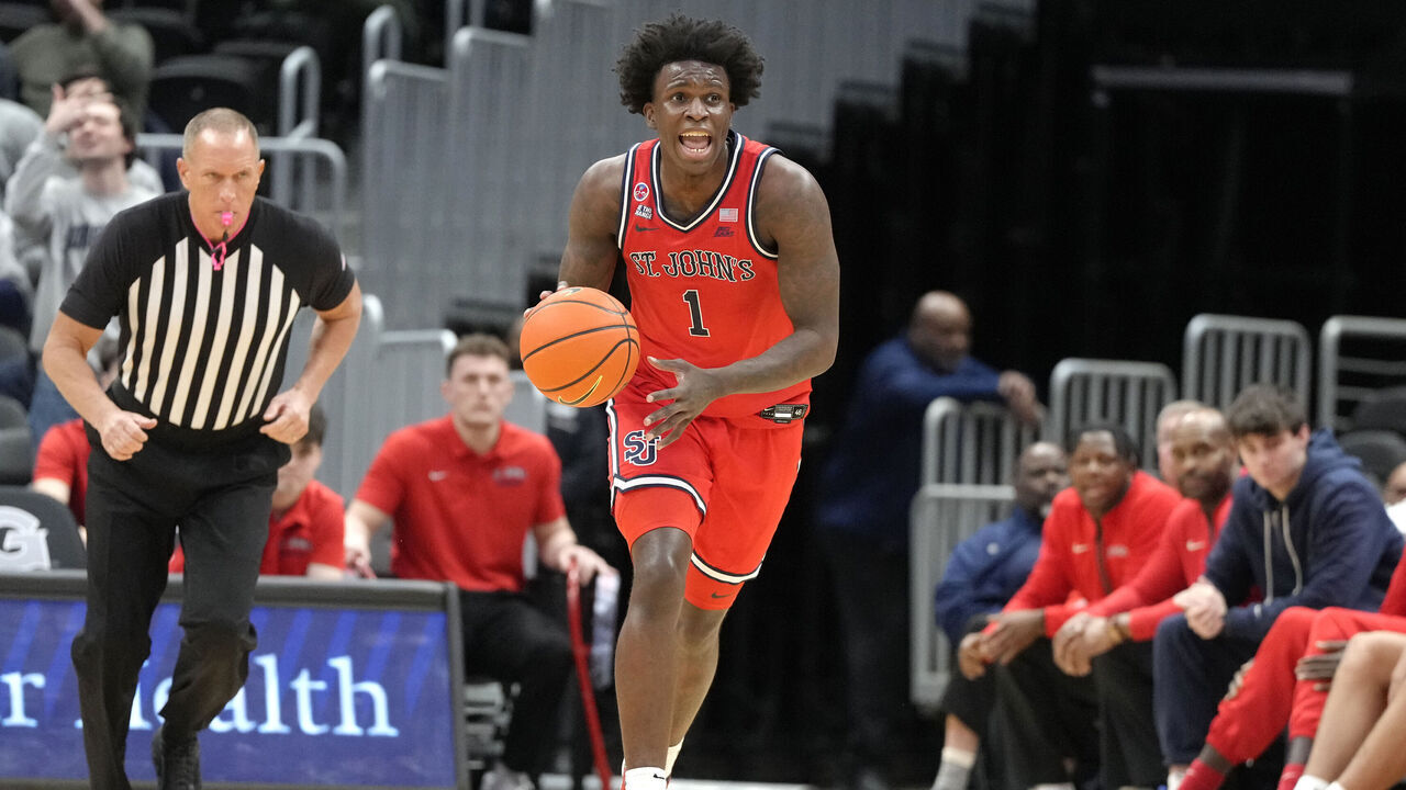 WASHINGTON, DC - JANUARY 28: Kadary Richmond #1 of the St. John's Red Storm dribbles up court during a college basketball game against the Georgetown Hoyas at Capital One Arena on January 28, 2025 in Washington, DC.