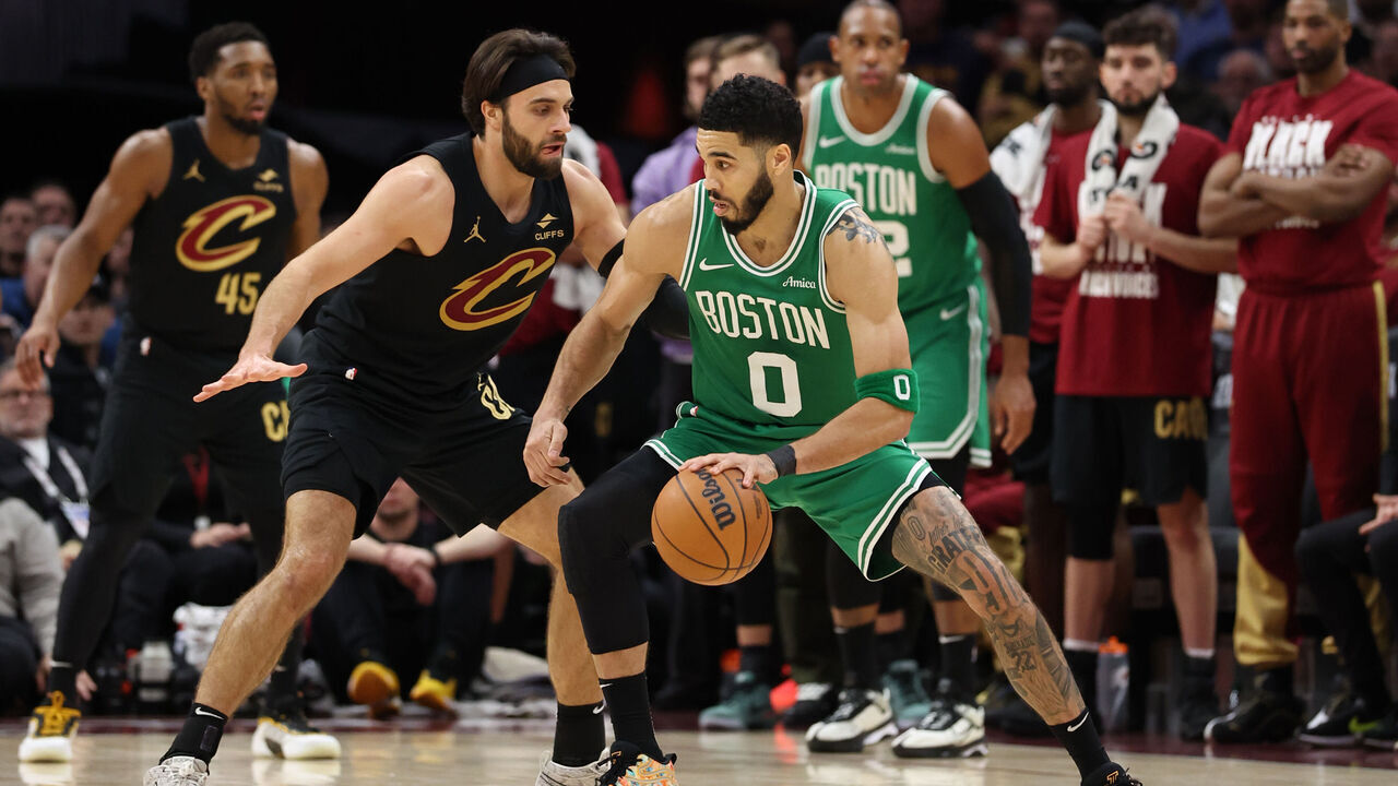 CLEVELAND, OH - FEBRUARY 04: Jayson Tatum #0 of the Boston Celtics handles the ball during the game against the Cleveland Cavaliers on February 04, 2025 at Rocket Mortgage FieldHouse in Cleveland, Ohio. NOTE TO USER: User expressly acknowledges and agrees that, by downloading and/or using this Photograph, user is consenting to the terms and conditions of the Getty Images License Agreement. Mandatory Copyright Notice: Copyright 2024 NBAE