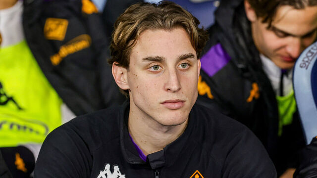 ROME, LAZIO, ITALY - 2025/01/26: Fiorentina`s Italian midfielder Edoardo Bove looks on during the Serie A football match SS Lazio vs Fiorentina. Fiorentina won 2-1.
