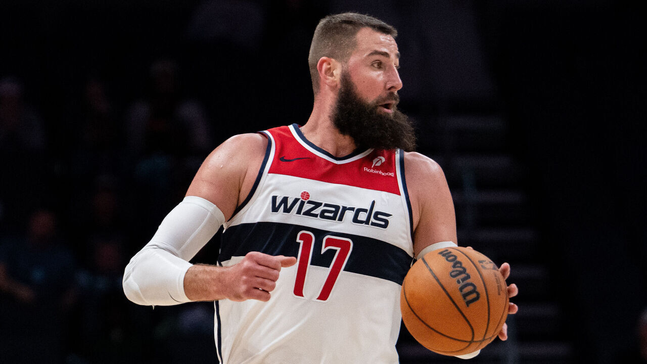 CHARLOTTE, NORTH CAROLINA - FEBRUARY 03: Jonas Valanciunas #17 of the Washington Wizards plays against the Charlotte Hornets during their game at Spectrum Center on February 03, 2025 in Charlotte, North Carolina.