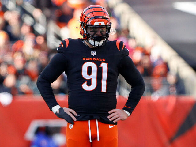 CINCINNATI, OH - DECEMBER 22: Cincinnati Bengals defensive end Trey Hendrickson (91) stands on the field during the game against the Cleveland Browns and the Cincinnati Bengals on December 22, 2024, at Paycor Stadium in Cincinnati, OH.