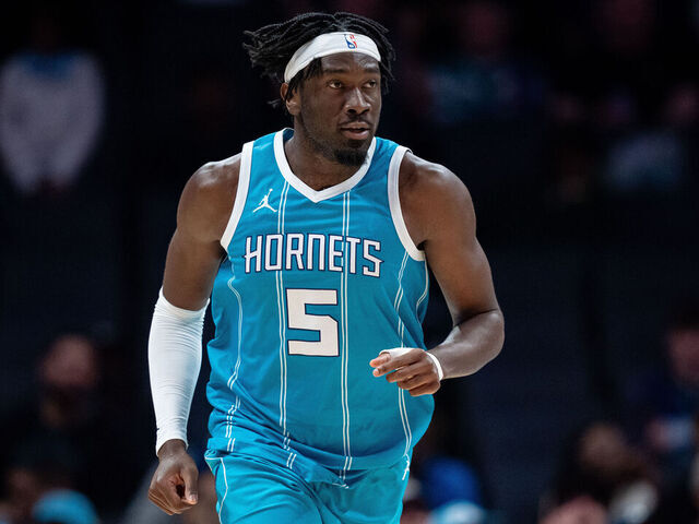 CHARLOTTE, NORTH CAROLINA - FEBRUARY 03: Mark Williams #5 of the Charlotte Hornets plays against the Washington Wizards during their game at Spectrum Center on February 03, 2025 in Charlotte, North Carolina.