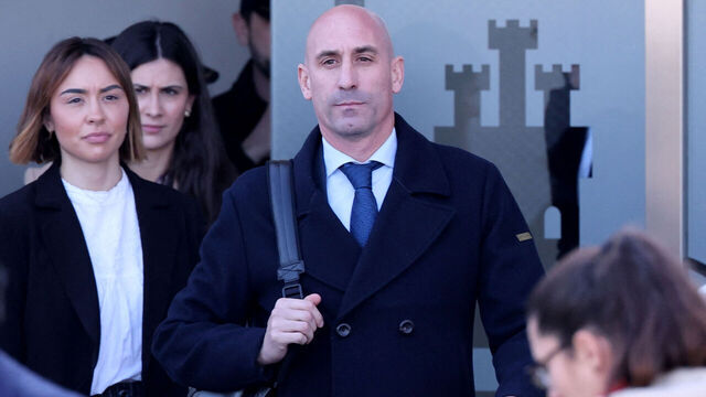 TOPSHOT - Former president of the Spanish football federation Luis Rubiales, accused of sex assault and coercion over forcible kiss on lips of Spain's player Jenni Hermoso, leaves the court of San Fernando de Henares, east of Madrid, on February 3, 2025 on the first day of his trial. Spain's ex-football federation chief Luis Rubiales on February 3, 2025 goes on trial in Madrid over his forcible kiss on the lips of player Jenni Hermoso. The 47-year-old provoked worldwide outrage after he cupped Hermoso's head and gave her an unsolicited kiss during the medal ceremony after Spain won the 2023 Women's World Cup in Australia.