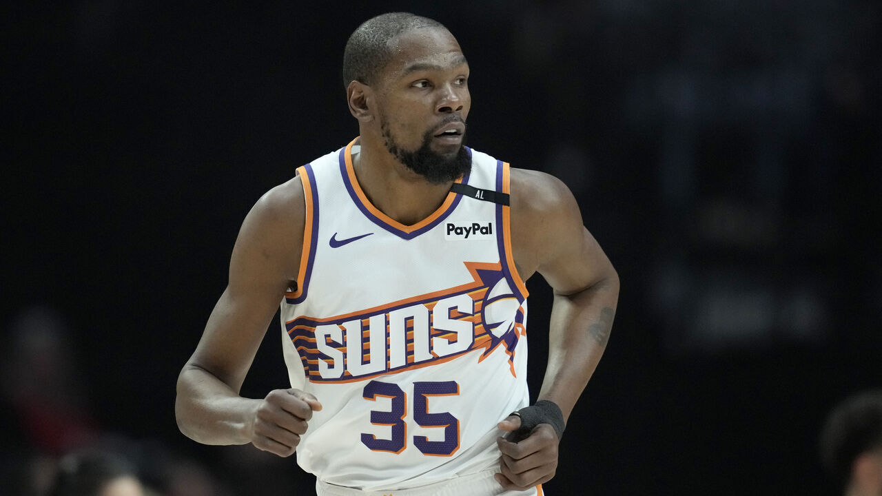 PORTLAND, OREGON - FEBRUARY 03: Kevin Durant #35 of the Phoenix Suns runs back during the first half against the Portland Trail Blazers at Moda Center on February 03, 2025 in Portland, Oregon.