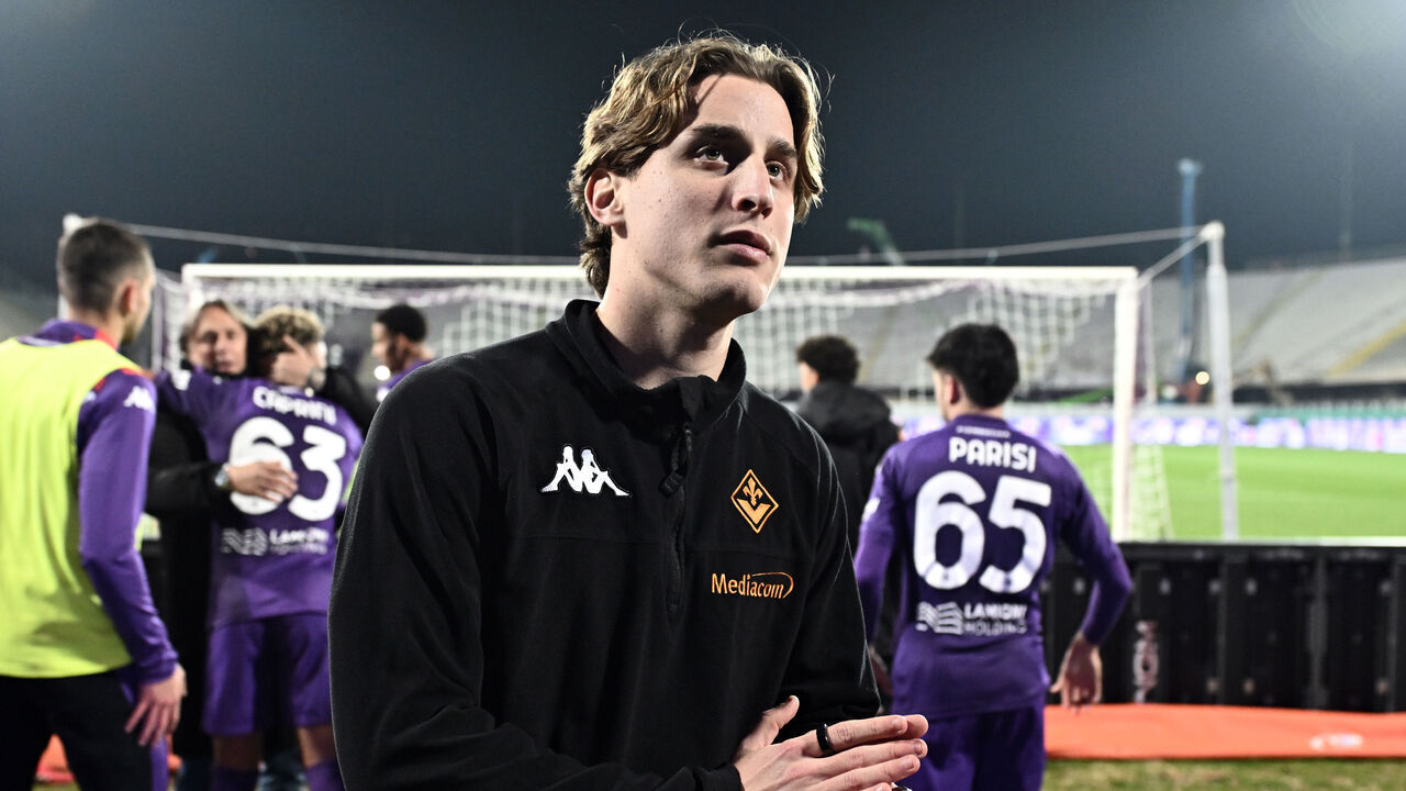 FLORENCE, ITALY - FEBRUARY 06: Edoardo Bove of Fiorentina celebrates at the end of the match of the Serie A match between Fiorentina and Inter at Stadio Artemio Franchi on February 06, 2025 in Florence, Italy.