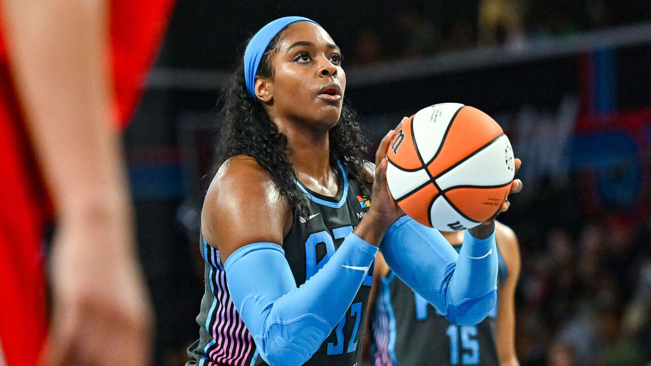 COLLEGE PARK, GA JULY 12: Atlanta forward Cheyenne Parker-Tyus (32) shoots a free throw during the WNBA game between the Las Vegas Aces and the Atlanta Dream on July 12th, 2024 at the Gateway Arena in College Park, GA.