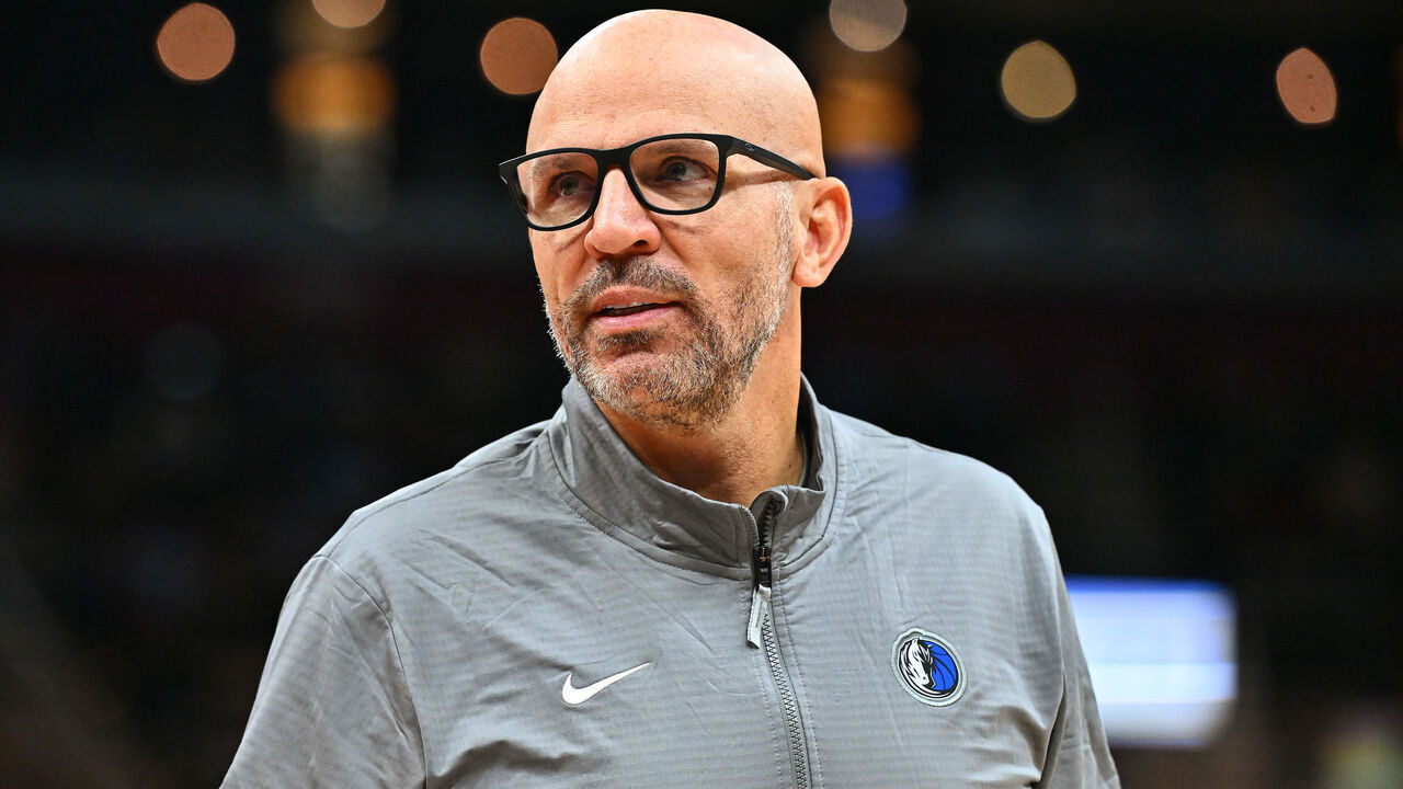 CLEVELAND, OHIO - FEBRUARY 02: Head coach Jason Kidd of the Dallas Mavericks reacts during a timeout during the fourth quarter against the Cleveland Cavaliers at Rocket Mortgage Fieldhouse on February 02, 2025, in Cleveland, Ohio. The Cavaliers defeated the Mavericks 144-101.