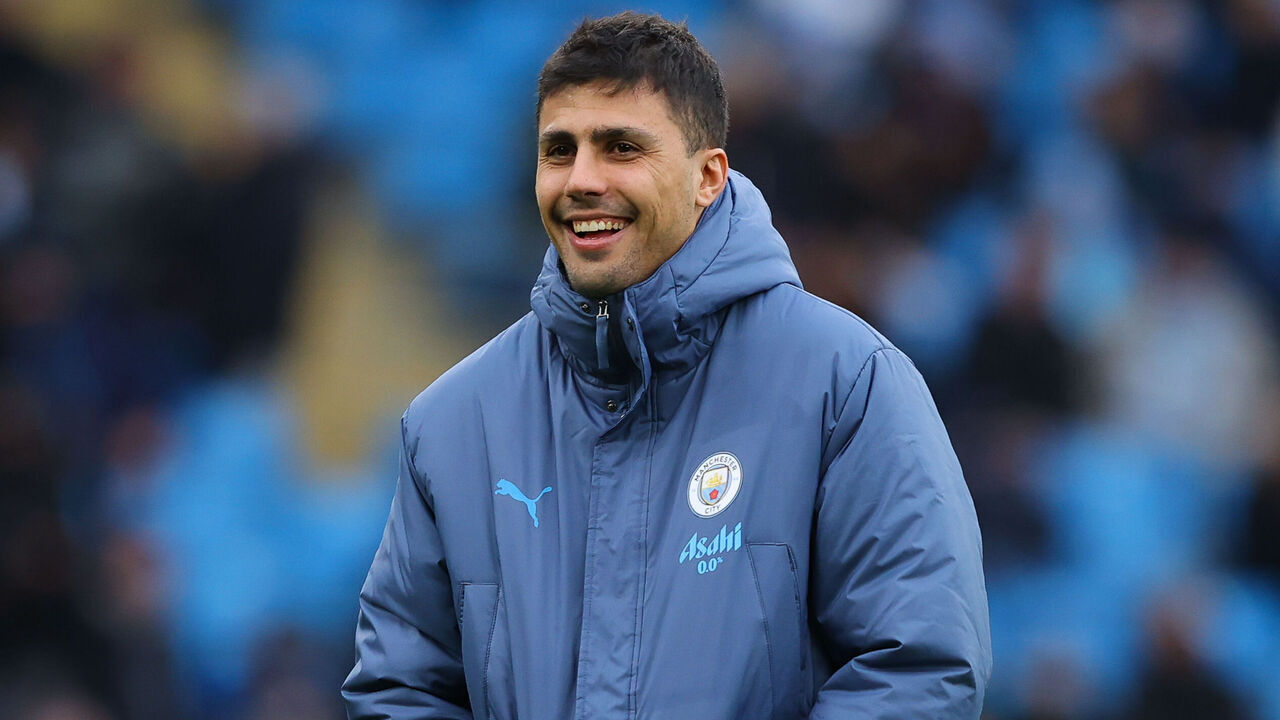 MANCHESTER, ENGLAND - JANUARY 04: Rodri of Manchester City looks on prior to the Premier League match between Manchester City FC and West Ham United FC at Etihad Stadium on January 04, 2025 in Manchester, England.