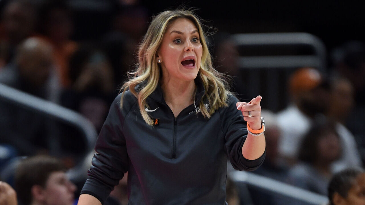 AUSTIN, TX - JANUARY 28: Oklahoma State Cowgirl head coach Jacie Hoyt yells instructions during the game featuring the Oklahoma State Cowgirls and Texas Longhorns on January 28, 2023, at the Moody Center in Austin, TX.