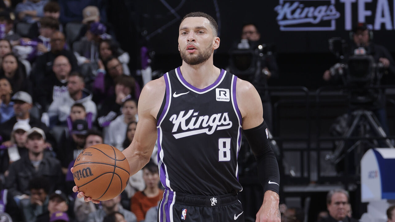 SACRAMENTO, CA - FEBRUARY 8: Zach LaVine #8 of the Sacramento Kings handles the ball during the game against the New Orleans Pelicans on February 8, 2025 at Golden 1 Center in Sacramento, California. Mandatory Copyright Notice: Copyright 2025 NBAE