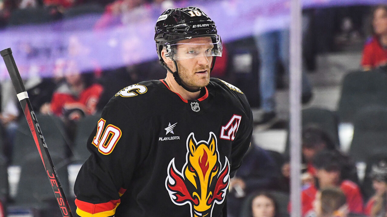 CALGARY, CANADA - JANUARY 4: Jonathan Huberdeau #10 of the Calgary Flames in action against the Nashville Predators during an NHL game at Scotiabank Saddledome on January 4, 2025 in Calgary, Alberta, Canada.