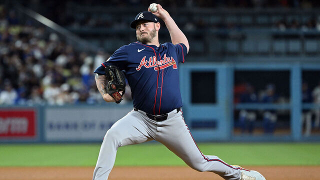LOS ANGELES, CA - MAY 04: Atlanta Braves pitcher Tyler Matzek (68) pitching during an MLB baseball game against the Los Angeles Dodgers played on May 4, 2024 at Dodger Stadium in Los Angeles, CA.