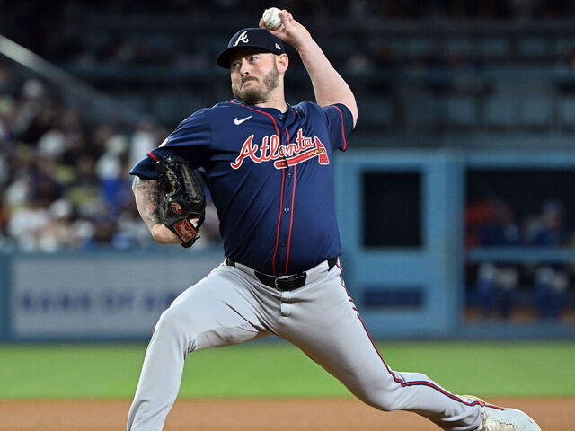 LOS ANGELES, CA - MAY 04: Atlanta Braves pitcher Tyler Matzek (68) pitching during an MLB baseball game against the Los Angeles Dodgers played on May 4, 2024 at Dodger Stadium in Los Angeles, CA.