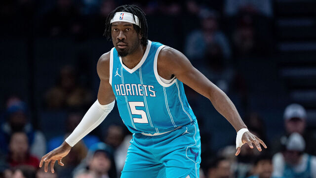 CHARLOTTE, NORTH CAROLINA - FEBRUARY 03: Mark Williams #5 of the Charlotte Hornets plays against the Washington Wizards during their game at Spectrum Center on February 03, 2025 in Charlotte, North Carolina.