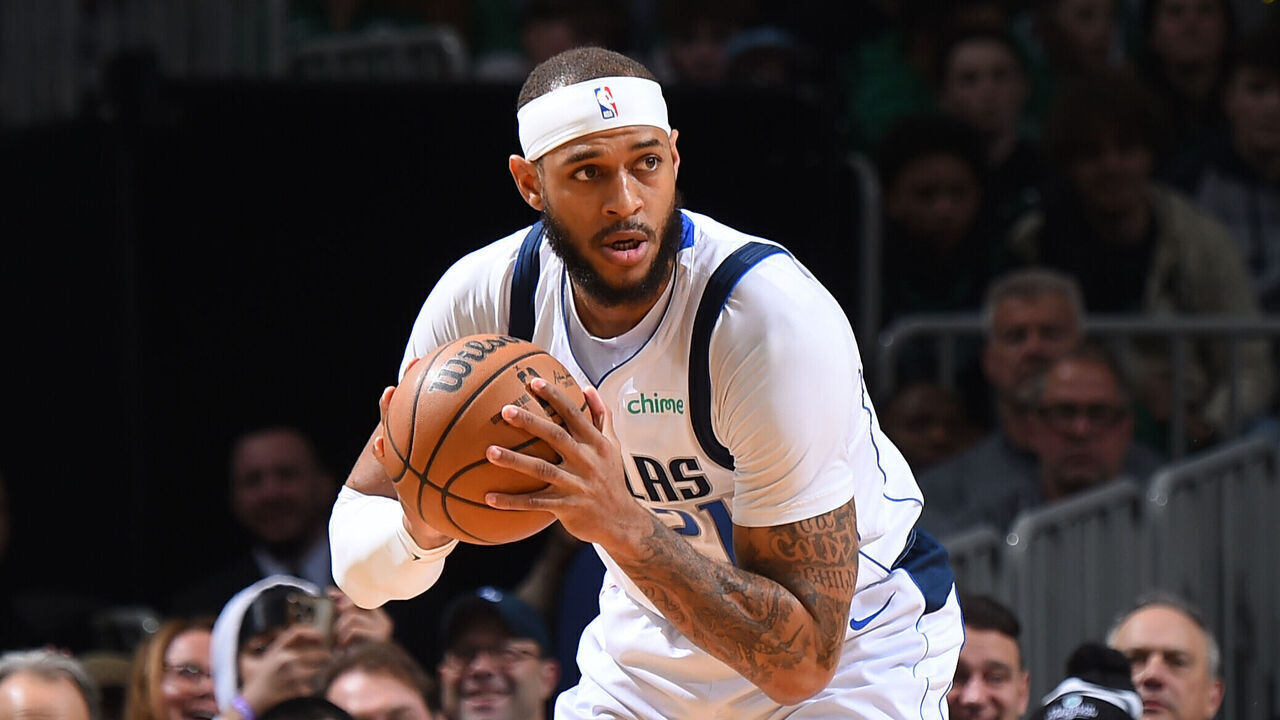 BOSTON, MA - FEBRUARY 6: Daniel Gafford #21 of the Dallas Mavericks handles the ball during the game against the Boston Celtics on February 6, 2025 at TD Garden in Boston, Massachusetts. NOTE TO USER: User expressly acknowledges and agrees that, by downloading and/or using this Photograph, user is consenting to the terms and conditions of the Getty Images License Agreement. Mandatory Copyright Notice: Copyright 2025 NBAE