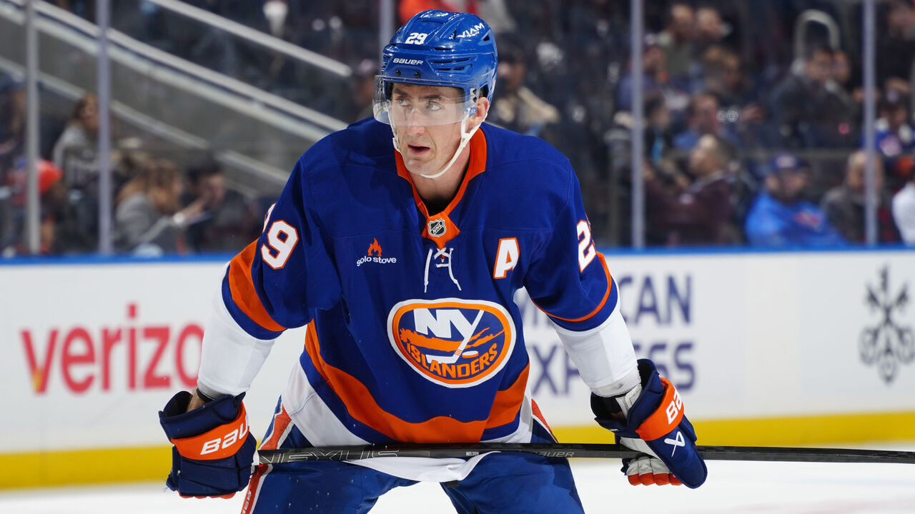ELMONT, NEW YORK - DECEMBER 10: Brock Nelson #29 of the New York Islanders in action against the Los Angeles Kings at UBS Arena on December 10, 2024 in Elmont, New York. Los Angeles Kings defeated the New York Islanders 3-1.