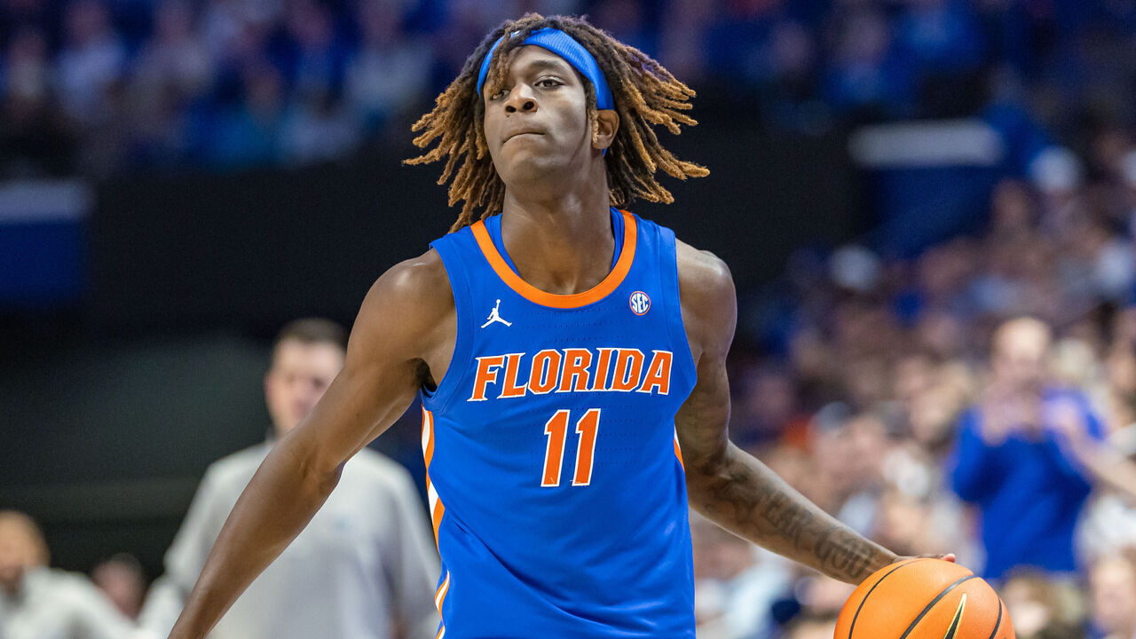 LEXINGTON, KENTUCKY - JANUARY 4: Denzel Aberdeen #11 of the Florida Gators brings the ball up court during the game against the Kentucky Wildcats at Rupp Arena on January 4, 2025 in Lexington, Kentucky.