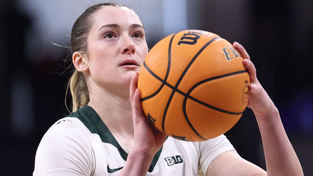 EVANSTON, ILLINOIS - FEBRUARY 2: Grace VanSlooten #14 of the Michigan State Spartans shoots during the third quarter against the Northwestern Wildcats at Welsh-Ryan Arena on February 2, 2025 in Evanston, Illinois.