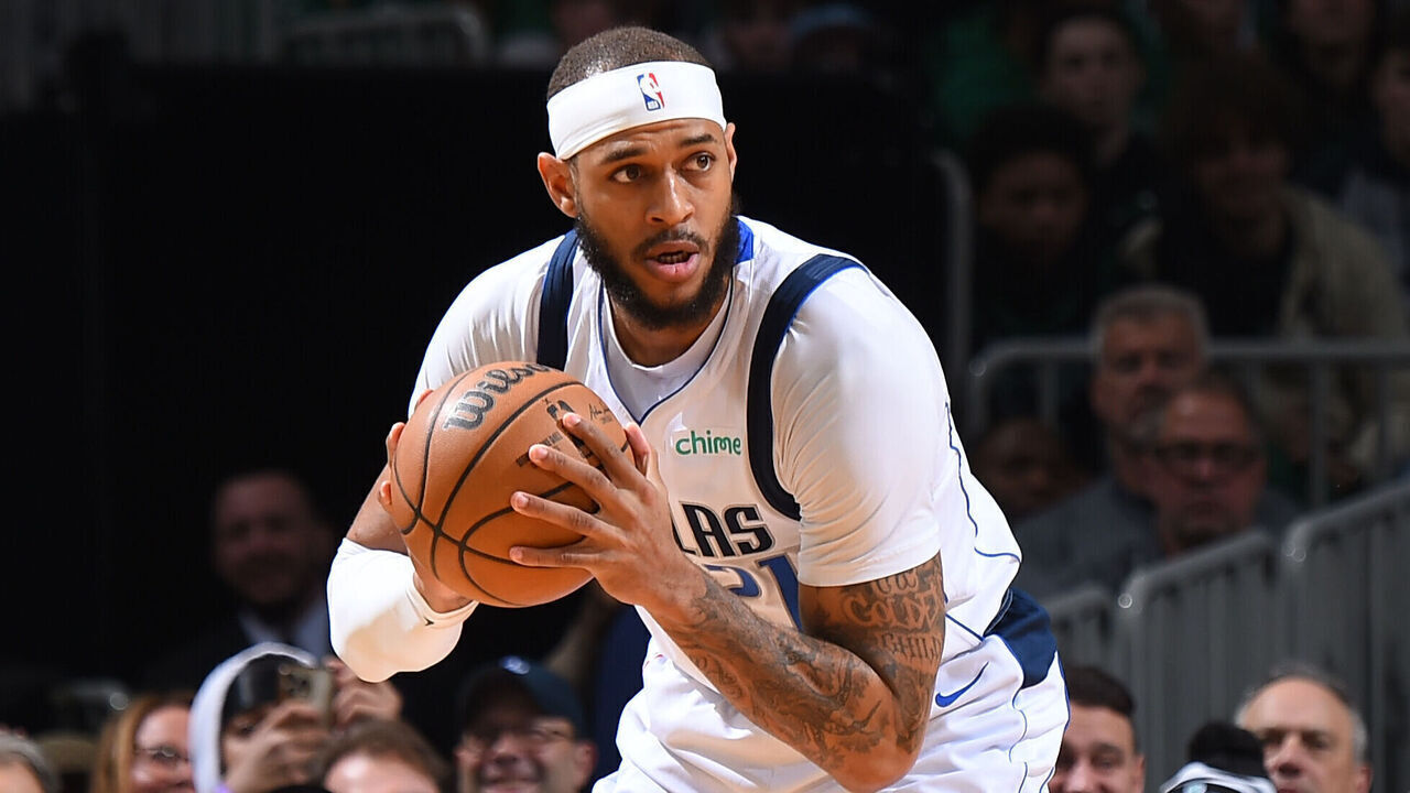 BOSTON, MA - FEBRUARY 6: Daniel Gafford #21 of the Dallas Mavericks handles the ball during the game against the Boston Celtics on February 6, 2025 at TD Garden in Boston, Massachusetts. NOTE TO USER: User expressly acknowledges and agrees that, by downloading and/or using this Photograph, user is consenting to the terms and conditions of the Getty Images License Agreement. Mandatory Copyright Notice: Copyright 2025 NBAE