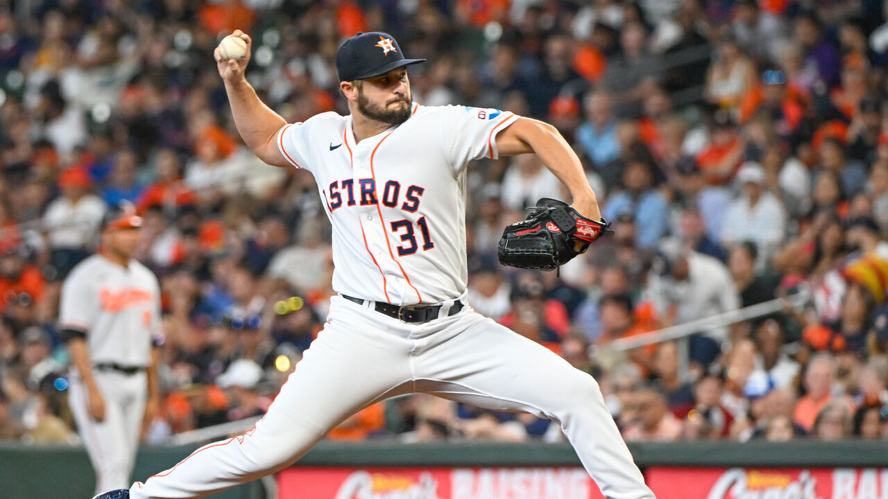 HOUSTON, TX - SEPTEMBER 20: Houston Astros relief pitcher Kendall Graveman (31) delivers a pitch during the baseball game between the Baltimore Orioles and Houston Astros at Minute Maid Park on September 20, 2023, in Houston, Texas.
