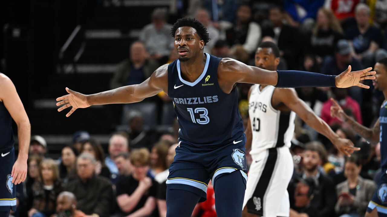 MEMPHIS, TN - FEBRUARY 3: Jaren Jackson Jr. #13 of the Memphis Grizzlies plays defense during the game against the San Antonio Spurs on February 3, 2025 at FedExForum in Memphis, Tennessee. Mandatory Copyright Notice: Copyright 2025 NBAE