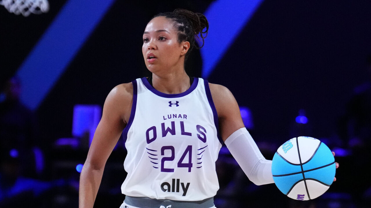 MEDLEY, FLORIDA - FEBRUARY 07: Napheesa Collier #24 of the Lunar Owls dribbles the ball up the court against Phantom during the second quarter at Wayfair Arena on February 07, 2025 in Medley, Florida.