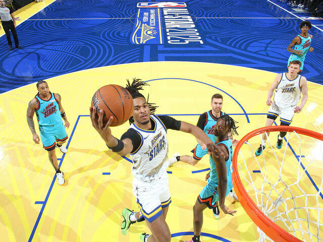 SAN FRANCISCO, CA - FEBRUARY 14: Stephon Castle #5 of Team C drives to the basket during the game against Team G League during the Castrol Rising Stars Game as part of NBA All-Star Weekend on Friday, February 14, 2025 at Chase Center in San Francisco, California. NOTE TO USER: User expressly acknowledges and agrees that, by downloading and/or using this Photograph, user is consenting to the terms and conditions of the Getty Images License Agreement. Mandatory Copyright Notice: Copyright 2025 NBAE
