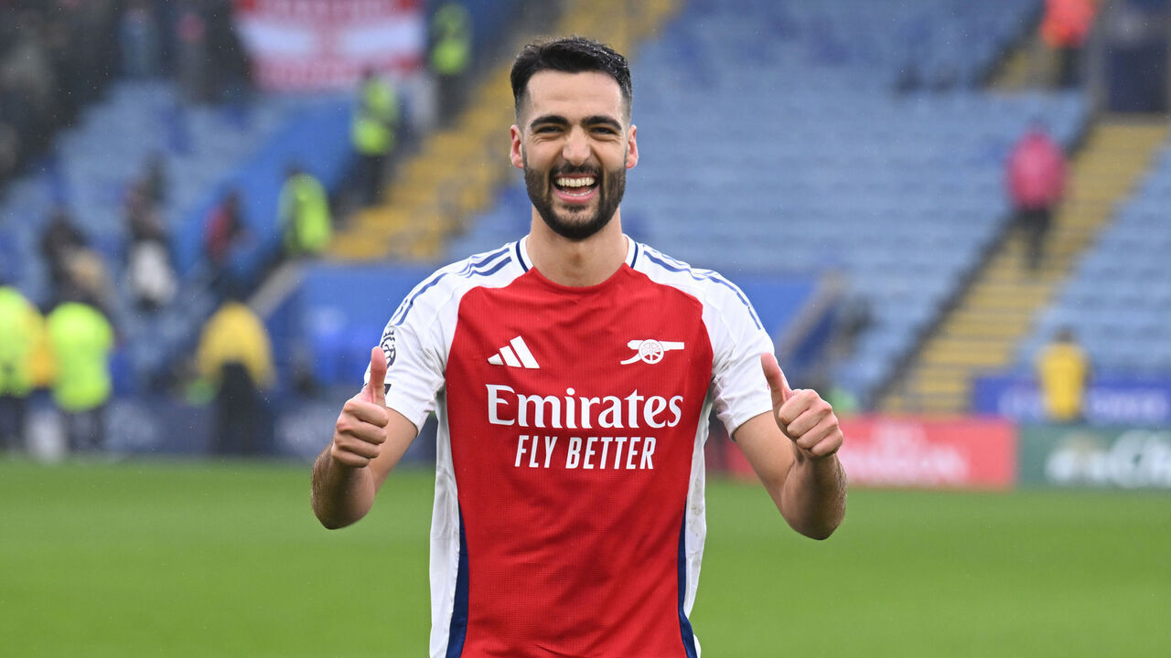 LEICESTER, ENGLAND - FEBRUARY 15: Arsenal goalscorer Mikel Merino celebrates after the Premier League match between Leicester City FC and Arsenal FC at The King Power Stadium on February 15, 2025 in Leicester, England.