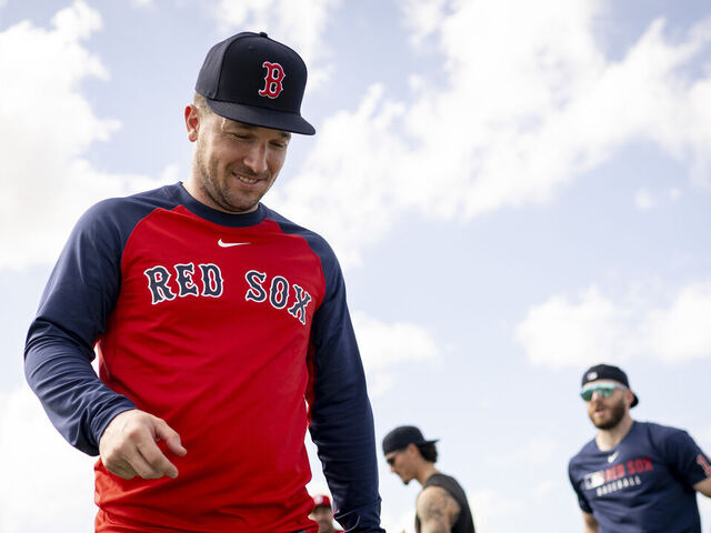 Breslow: Red Sox still determining where Bregman will play | theScore.com