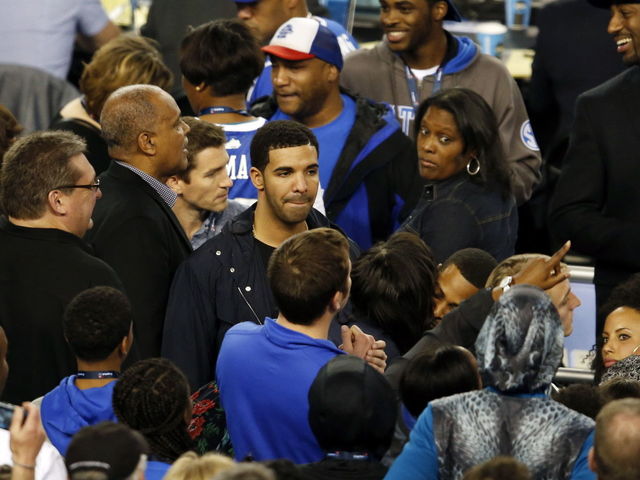 VIDEO: Drake airballs a triple at Kentucky's shootaround