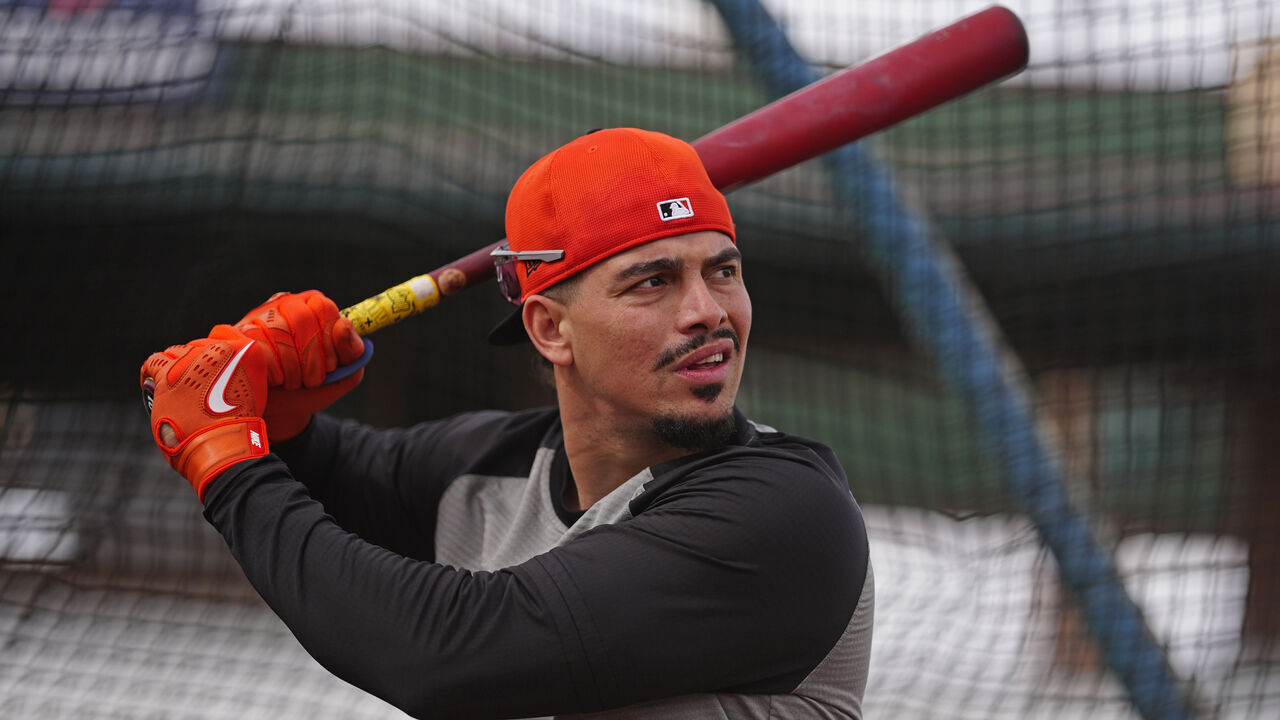 SCOTTSDALE, ARIZONA - FEBRUARY 13: Willy Adames #2 of the San Francisco Giants prepares to take batting practice during Spring Training at Scottsdale Stadium on February 13, 2025 in Scottsdale, Arizona.