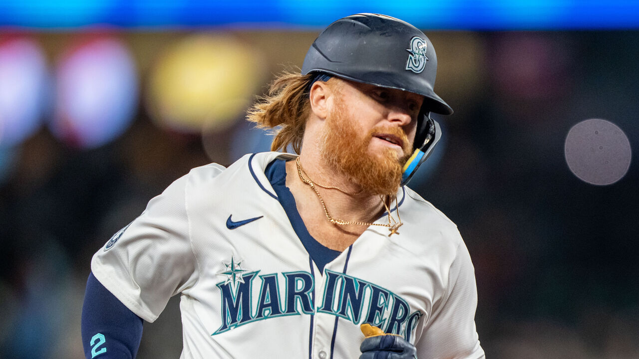 SEATTLE, WA - SEPTEMBER 18: Justin Turner #2 of the Seattle Mariners rounds the bases after hitting a solo home run during a game against the New York Yankees at T-Mobile Park on September 18, 2024 in Seattle, Washington. The Yankees won 2-1 in 10 innings.