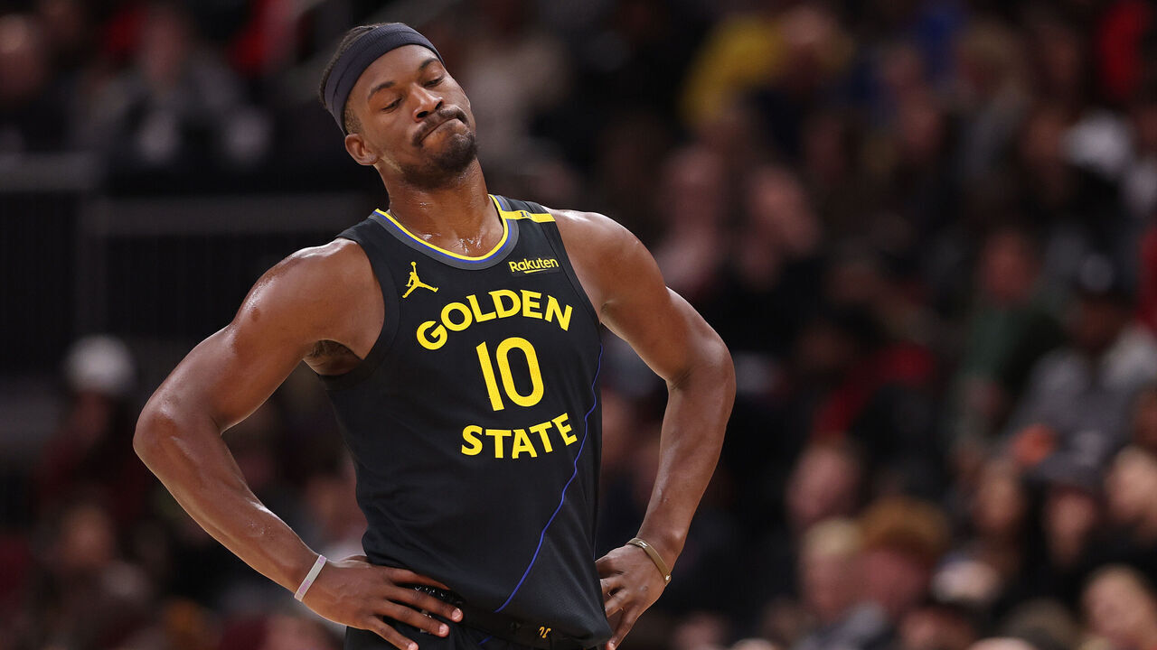 CHICAGO, ILLINOIS - FEBRUARY 08: Jimmy Butler #10 of the Golden State Warriors reacts against the Chicago Bulls during the second half at the United Center on February 08, 2025 in Chicago, Illinois.