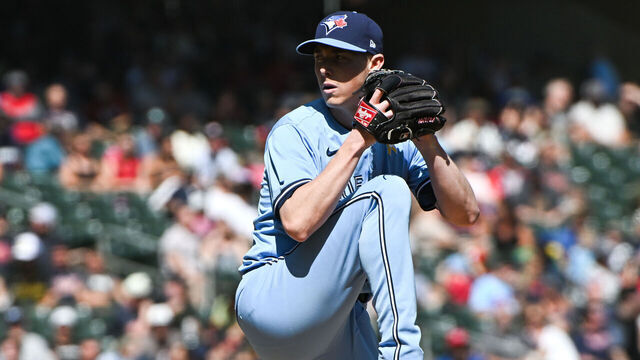 MINNEAPOLIS, MINNESOTA - SEPTEMBER 1: Ryan Yarbrough #35 of the Toronto Blue Jays pitches in the fourth inning of the game against the Minnesota Twins at Target Field on September 1, 2024 in Minneapolis, Minnesota.