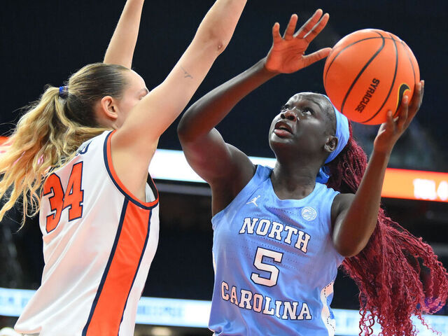 Maria Gakdeng’s double-double helps No. 9 UNC Women's Basketball stay unbeaten on the road