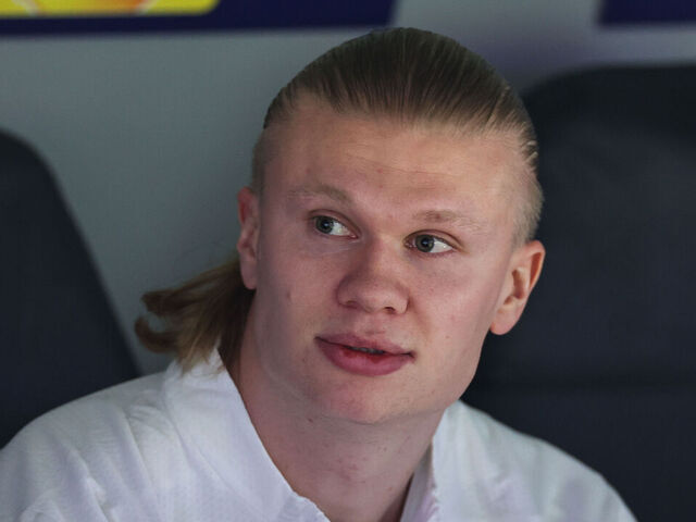 MADRID, SPAIN - FEBRUARY 19: Erling Haaland of Manchester City during the UEFA Champions League 2024/25 League Knockout Play-off second leg match between Real Madrid C.F. and Manchester City at Estadio Santiago Bernabeu on February 19, 2025 in Madrid, Spain.