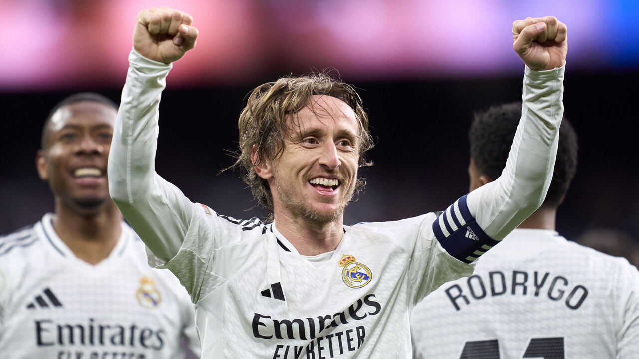 MADRID, SPAIN - FEBRUARY 23: Luka Modric of Real Madrid celebrates after scoring his team's first goal during the LaLiga EA Sports match between Real Madrid CF and Girona FC at Estadio Santiago Bernabeu on February 23, 2025 in Madrid, Spain.