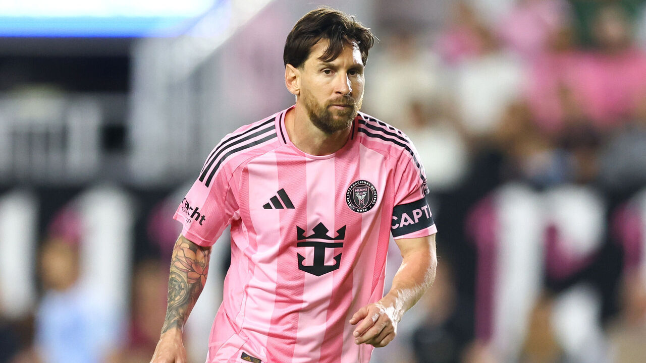 FORT LAUDERDALE, FLORIDA - FEBRUARY 22: Lionel Messi #10 of Inter Miami CF looks on during the first half of the game against the New York City FC at Chase Stadium on February 22, 2025 in Fort Lauderdale, Florida.