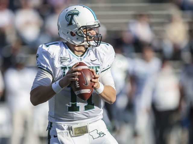 VIDEO: Joe Montana's son lacks clutch gene, spikes ball on 4th down