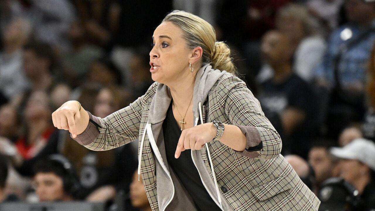 LAS VEGAS, NV - OCTOBER 6: Head Coach Becky Hammon of the Las Vegas Aces talks during the game against the New York Liberty during Round 2 Game 4 of the 2024 WNBA Playoffs on October 6, 2024 at Michelob ULTRA Arena in Las Vegas, Nevada. Mandatory Copyright Notice: Copyright 2024 NBAE