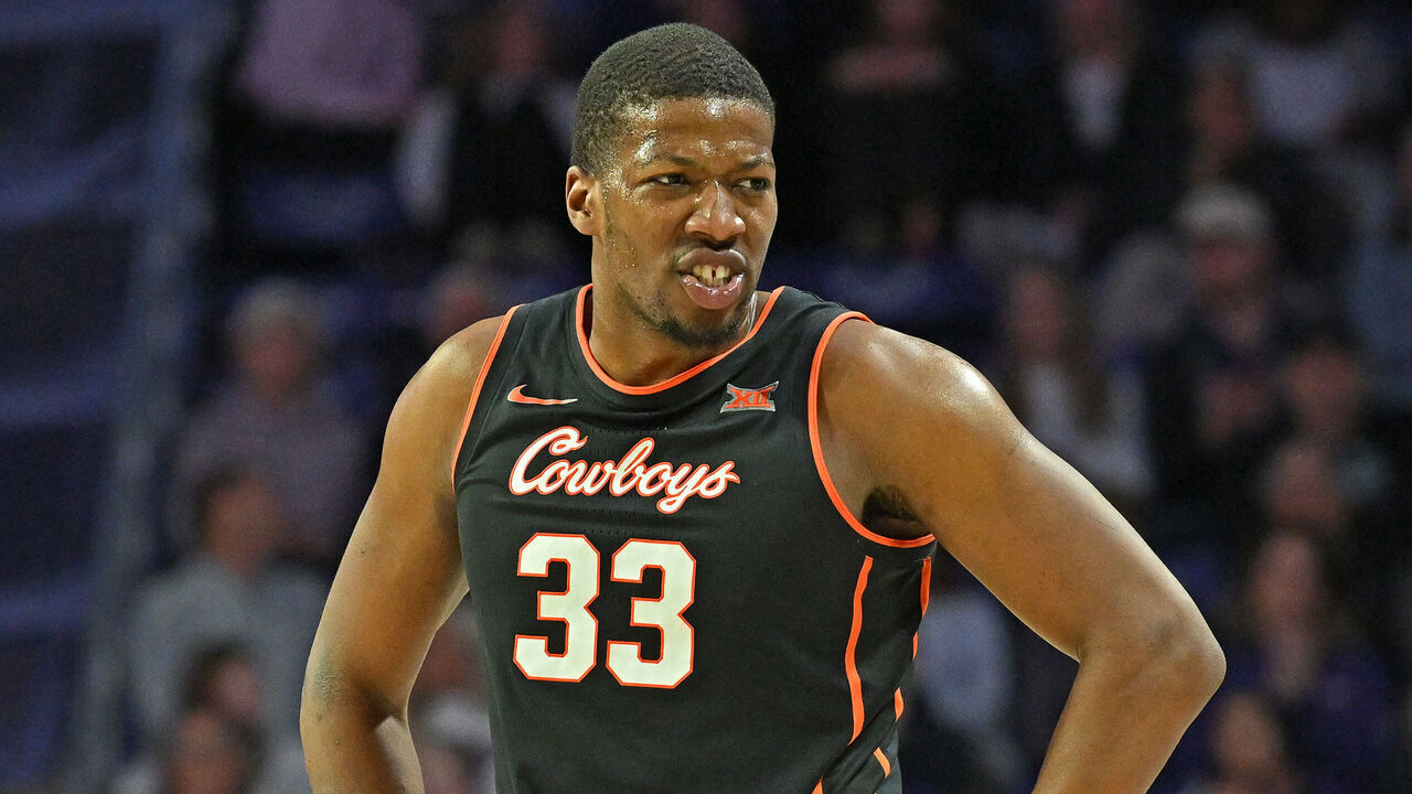 MANHATTAN, KS - JANUARY 29: Abou Ousmane #33 of the Oklahoma State Cowboys looks to the sideling in the second half of a game against the Kansas State Wildcats at Bramlage Coliseum on January 29, 2025 in Manhattan, Kansas.