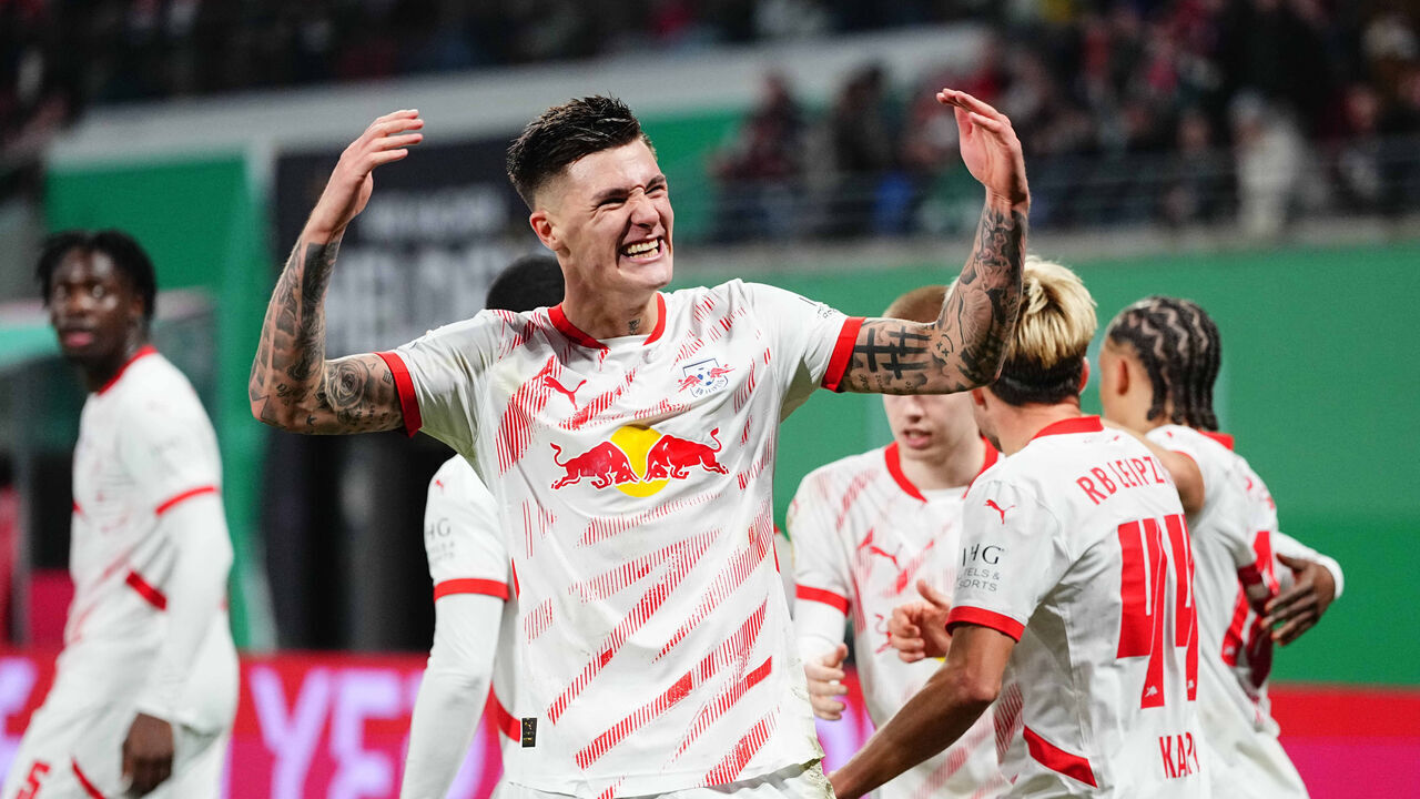 Benjamin Sesko of RB Leipzig scores and celebrates his teams first goal during the DFB Cup Quarter Final match between RB Leipzig and VfL Wolfsburg at Red Bull arena, Leipzig, Germany on February 26, 2025.