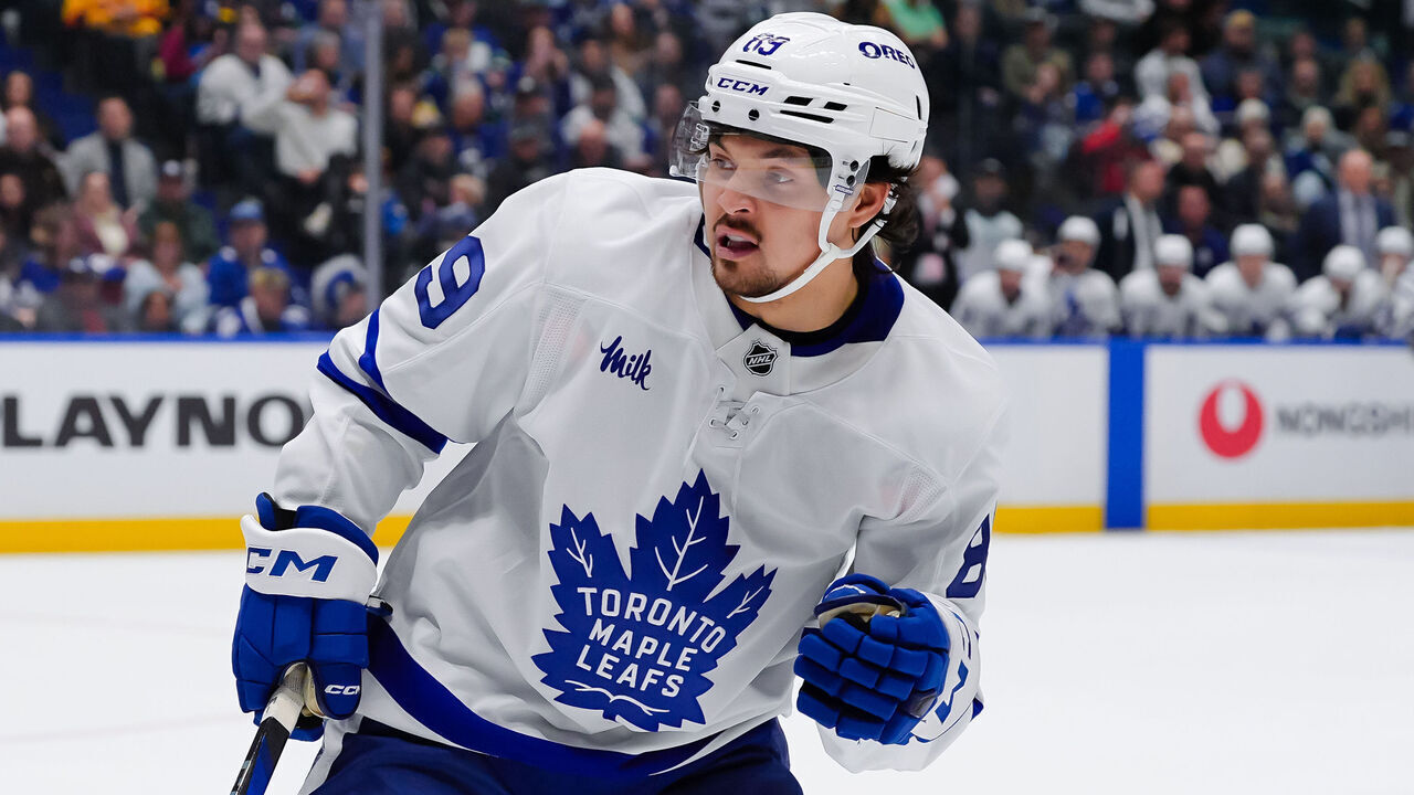 VANCOUVER, CANADA - FEBRUARY 8: Nicholas Robertson #89 of the Toronto Maple Leafs skates during the second period of their NHL game against the Vancouver Canucks at Rogers Arena on February 8, 2025 in Vancouver, British Columbia, Canada.