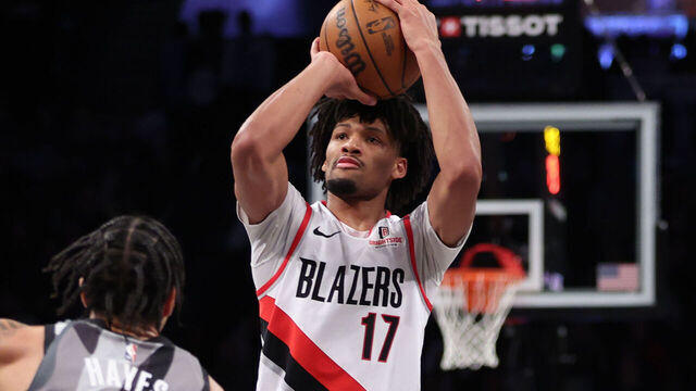 BROOKLYN, NY - FEBRUARY 28: Shaedon Sharpe #17 of the Portland Trail Blazers shoots the ball during the game against the Brooklyn Nets on February 28, 2025 at Barclays Center in Brooklyn, New York. Mandatory Copyright Notice: Copyright 2025 NBAE