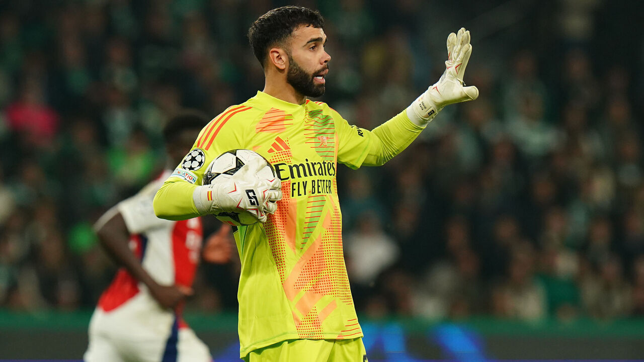 LISBON, PORTUGAL - NOVEMBER 26: David Raya of Arsenal FC in action during the UEFA Champions League 2024/25 League Phase MD5 match between Sporting CP and Arsenal FC at Estadio Jose Alvalade on November 26, 2024 in Lisbon, Portugal.